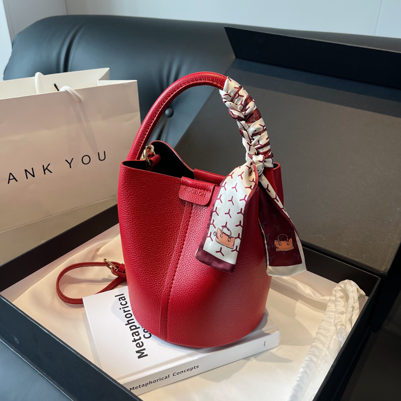 Luxury Bags For Sale - Sac à Bandoulière Rouge en PU