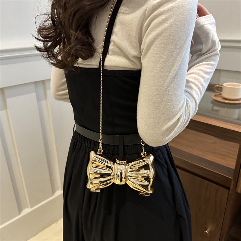 Mini pochette rigide en métal  - Luxury Bags Mini avis et prix