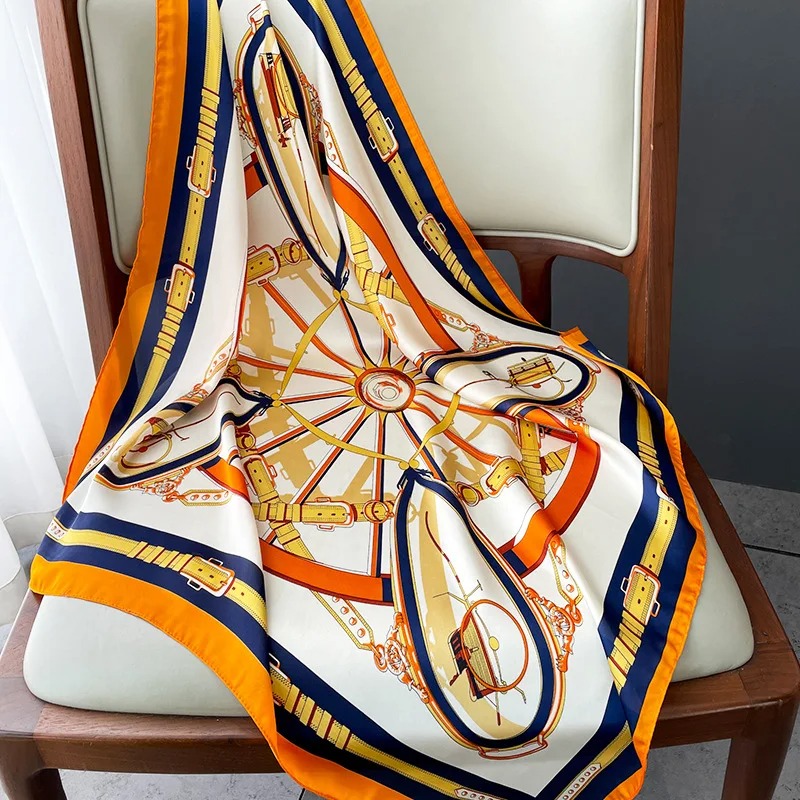 Foulard carré en soie de luxe  - Luxury Bags Made avis et prix