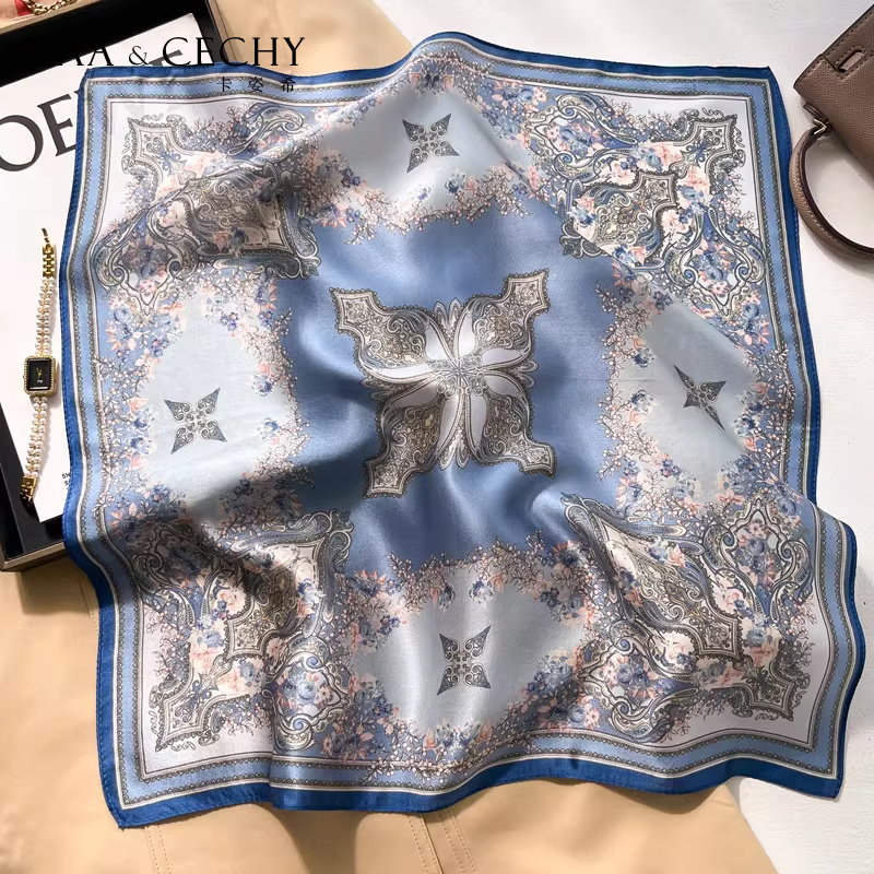 Foulard carré en soie de mûrie - Luxury Bags Supplier avis et prix
